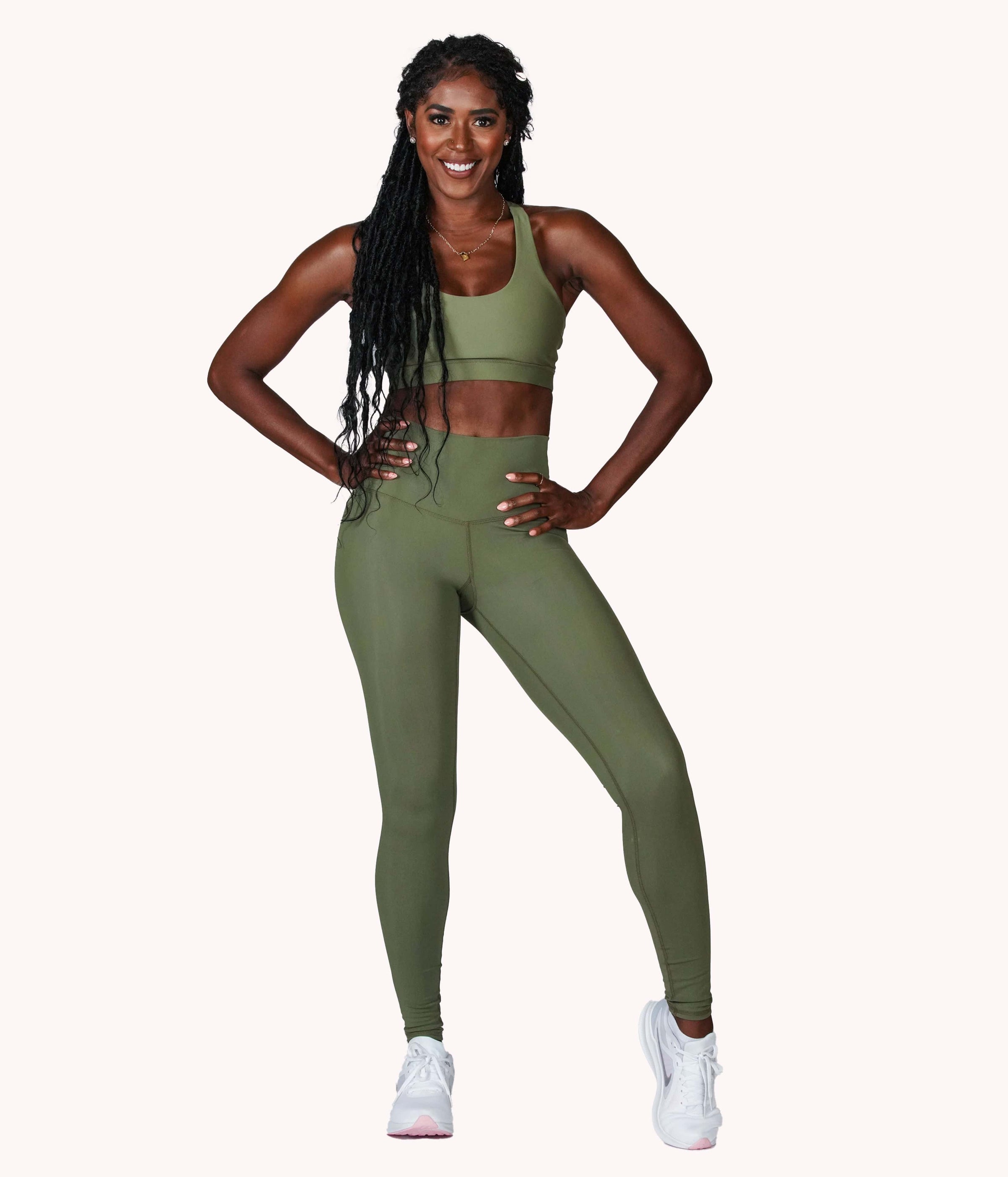 Army Green Middle Waisted Leggings 25” & Reviews - Army Green - Sustainable  Yoga Bottoms | BERLOOK